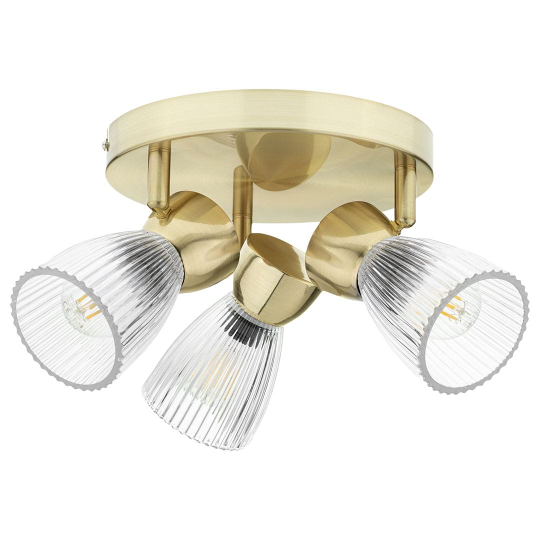 Lampa sufitowa w kolorze czarnym z trzema źródłami światła E14. Klosze w formie szklanych reflektorów, lekko przezroczystych, z wyraźnym żłobieniem. Produkt zamocowany na okrągłej podstawie, wiszący z sufitu.