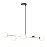Lampa wisząca Gravity 6-punktowa w kolorze czarnym i złotym z opalowymi kloszami. Ułożona poziomo, z sześcioma okrągłymi kloszami, zamocowana na cienkich, czarnych linkach. Prosty, nowoczesny design na białym tle.