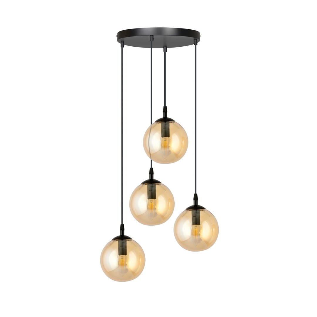 Lampa wisząca Cosmo Premium 4-punktowa w kolorze miodowym z czterema szklanymi kulami zawieszonymi na czarnych linkach. Kule mają przezroczysty, błyszczący wygląd. Urokliwy design idealny do nowoczesnych wnętrz.