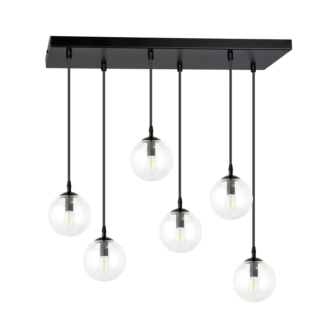 Lampa wisząca Cosmo 6-punktowa, z sześcioma przezroczystymi kulistymi kloszami zawieszonymi na czarnych przewodach. Metalowy, prostokątny stelaż w kolorze czarnym. Klosze mają subtelny, transparentny design, tworząc nowoczesny efekt świetlny.