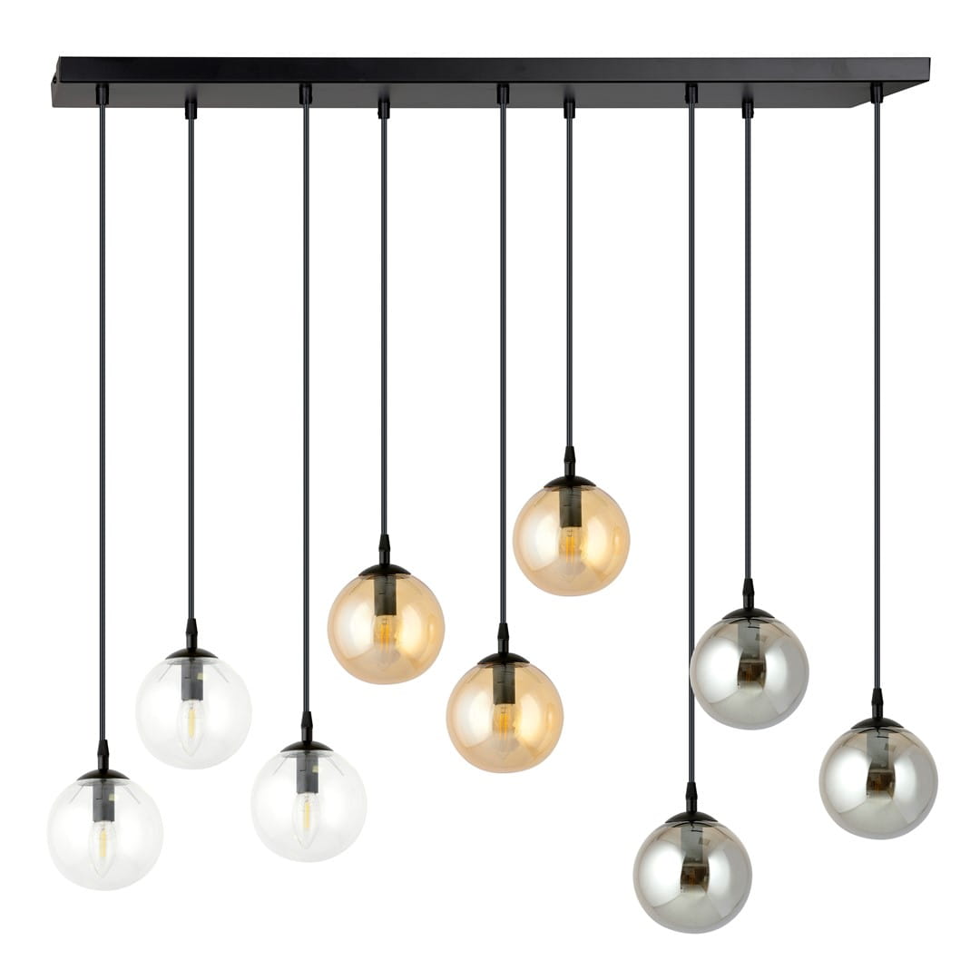 Lampa wisząca Cosmo mix, 9-punktowa, z czarnym stelażem i różnokolorowymi kulistymi kloszami: przezroczystym, złotym i srebrnym. Klosze zawieszone na długich przewodach, tworzą elegancki efekt wizualny.