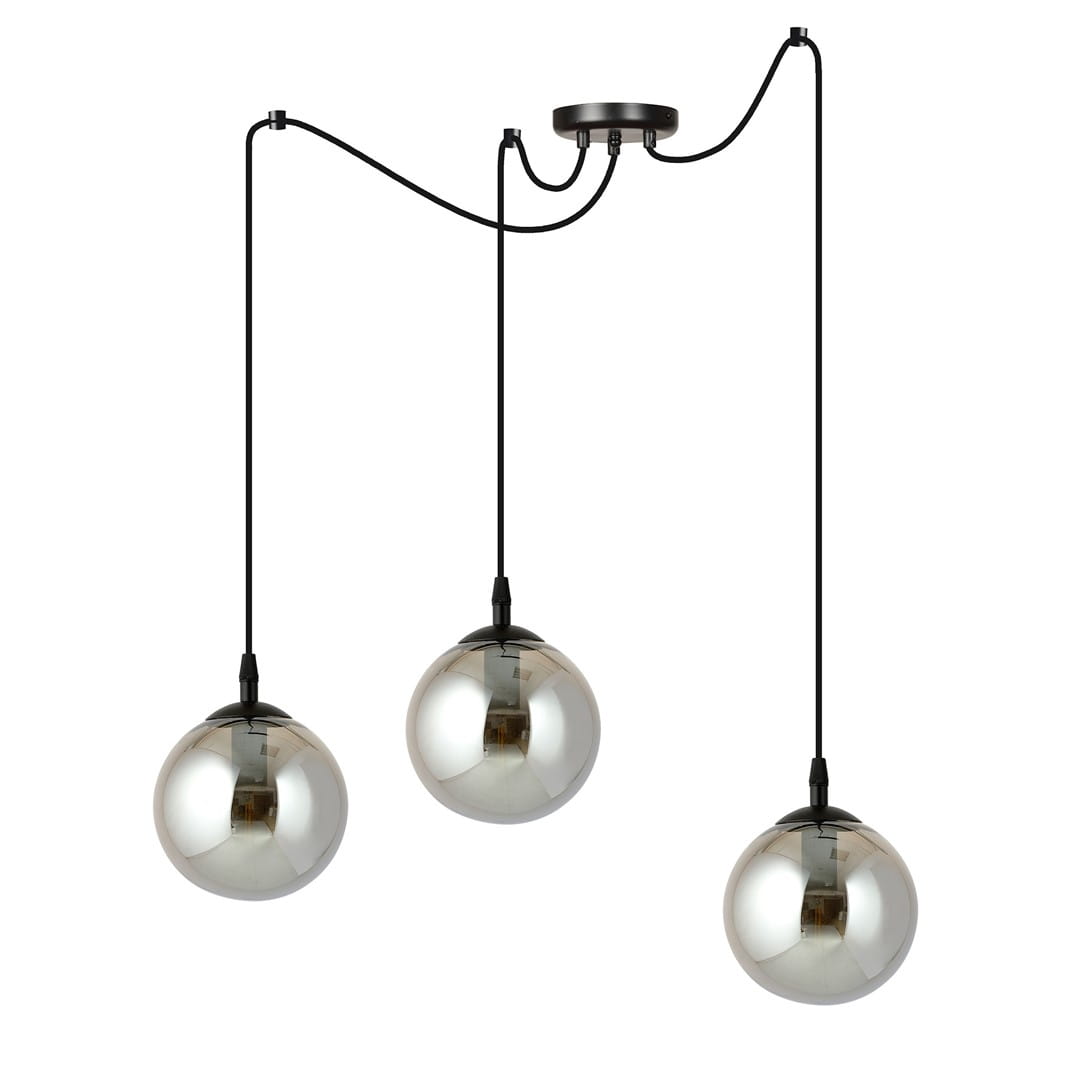 Lampa wisząca Gigi 3-punktowa w grafitowej oprawie, z trzema kulistymi kloszami w kolorze srebrnym, zawieszona na czarnych przewodach. Ujęcie frontalne, prezentuje elegancki design i nowoczesną estetykę.