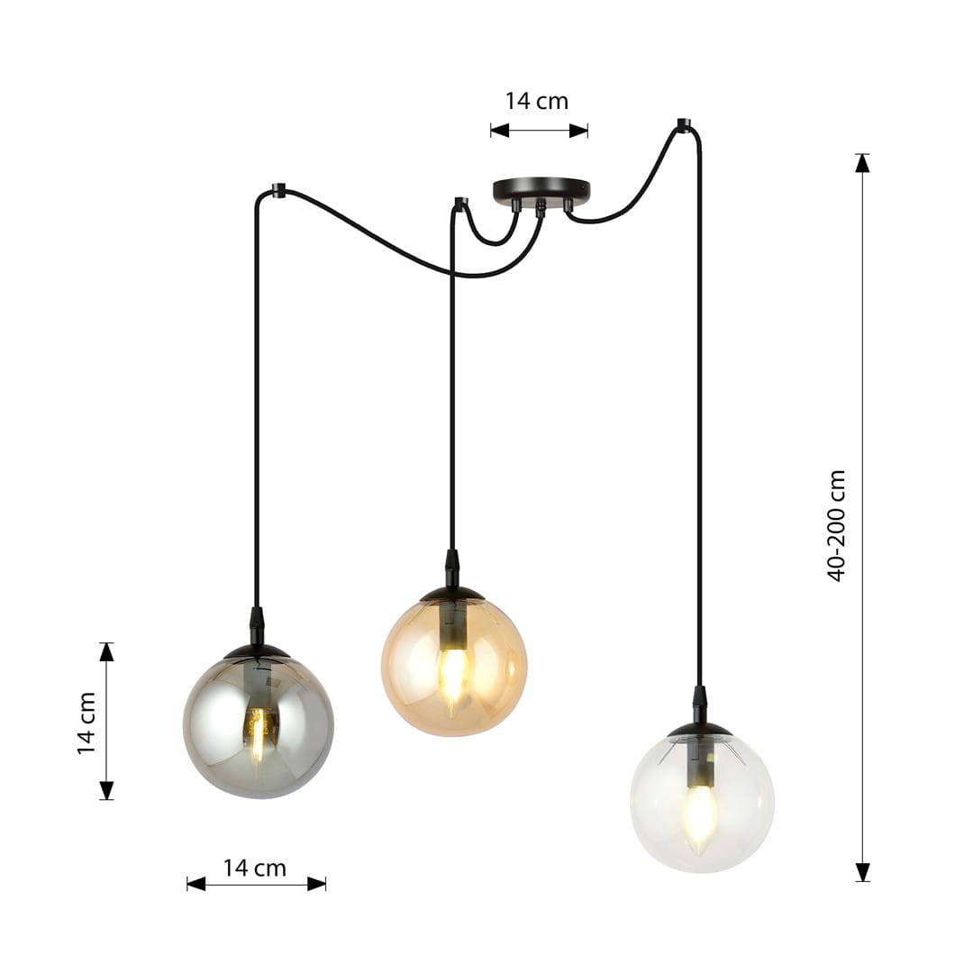 Lampa wisząca Gigi 3-punktowa w kolorze multikolor, z trzema szklanymi kloszami w odcieniach srebrnym, brązowym i przezroczystym. Wymiary kloszy: średnica 14 cm, zawieszenie regulowane w zakresie 40-200 cm. Utrzymana na czarnych przewodach.