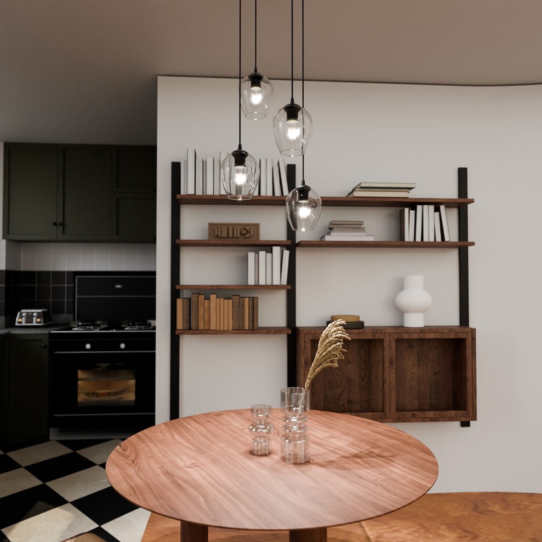 Istar Premium lampa wisząca 4-punktowa, transparentna, z czterema szklanymi kloszami w kształcie kropli, zawieszona na czarnych przewodach. Lampa umieszczona nad okrągłym drewnianym stołem, w nowoczesnym wnętrzu z regałem i kuchnią w tle.