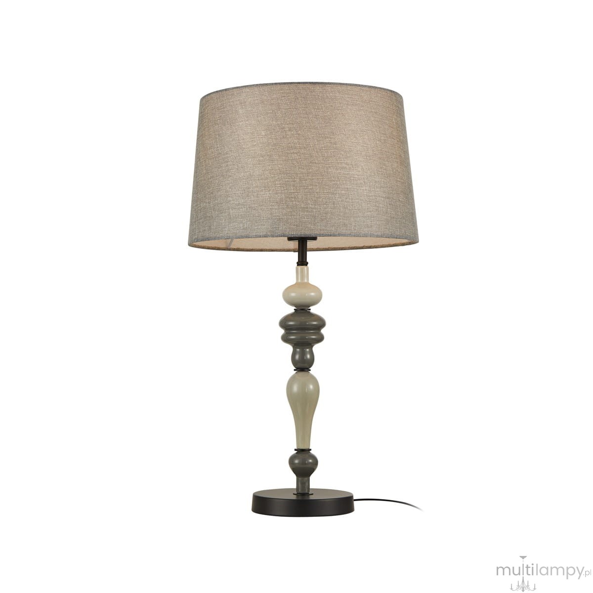 Czarna lampa stołowa Nerom z abażurem w odcieniu beżu. Podstawa ma dekoracyjną formę z różnymi odcieniami szarości i beżu. Lampa stoi na okrągłej podstawie, z widocznym przewodem. Idealna do wnętrz o nowoczesnym charakterze.