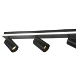 Lampa sufitowa Parma w kolorze czarnym, z pilotem, z czterema punktami świetlnymi GU10 oraz jednym LED. Ujęcie z góry, pokazujące cylindryczne klosze w matowej fakturze na prostokątnej podstawie.
