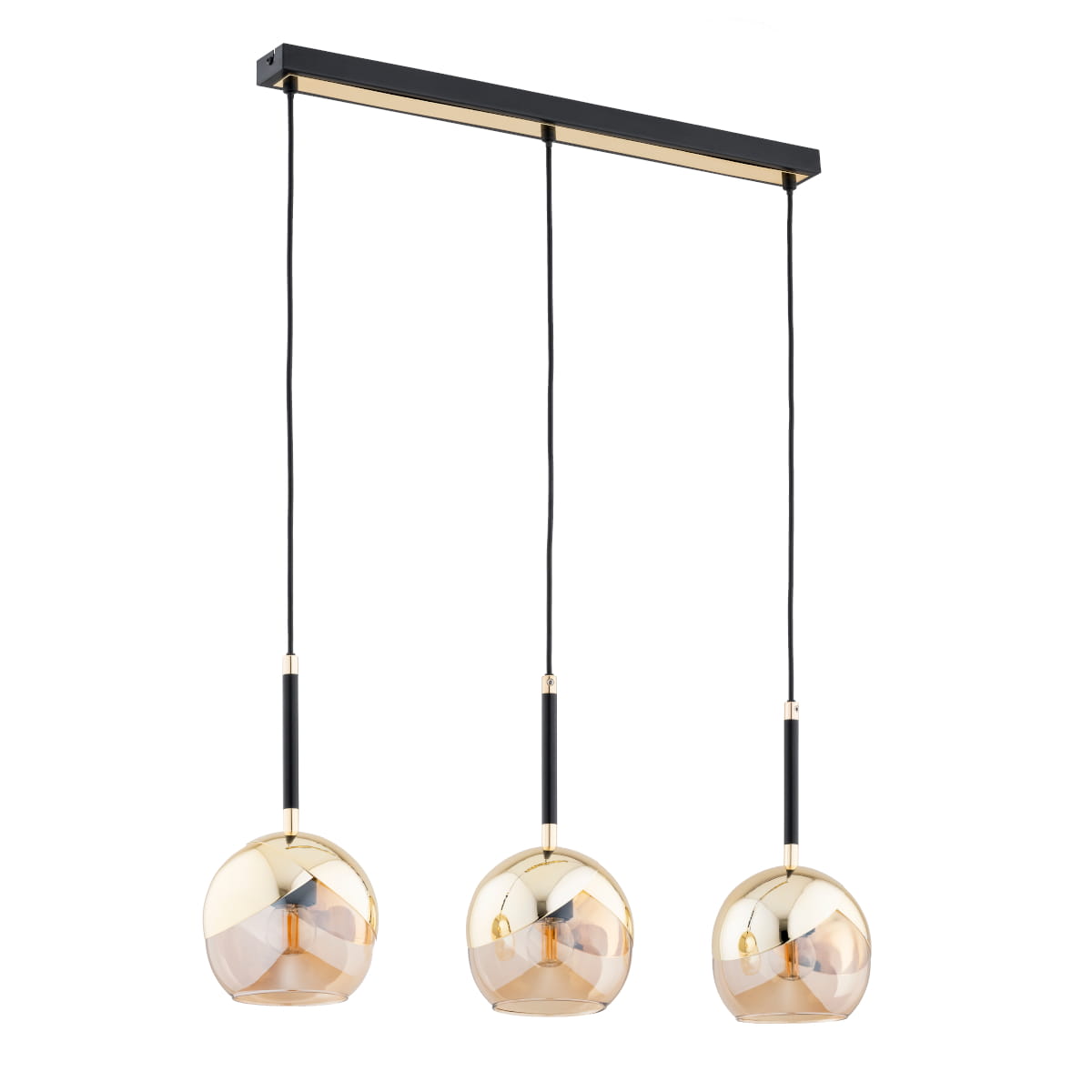 Lampa wisząca Prada 3xE27 w kolorze czarnym i złotym, z trzema okrągłymi kloszami. Klosze mają błyszczące wykończenie, zawieszone na czarnych przewodach. Elementy metalowe w kolorze złotym podkreślają nowoczesny design.