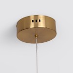 Złota lampa wisząca Meleca z pilotem, z okrągłym, metalowym podsufitką oraz przezroczystym przewodem. Podsufitka ma trzy otwory wentylacyjne, prezentująca nowoczesny design.