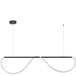 Lampa wisząca Meleca LP-2345/1P M BK w kolorze czarnym, z pilotem, o eleganckim kształcie w formie fali. Wyposażona w jedną żarówkę LED 36W, zawieszona na cienkich linkach, z minimalistycznym, okrągłym mocowaniem sufitowym na białym tle.