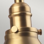 Lampa wisząca Provence w kolorze patyny z gładką, metalową obudową. Widać detale, takie jak pokrętło i mocowanie. Ujęcie zbliżone na górną część lampy, ukazujące elegancki kształt i wykończenie.