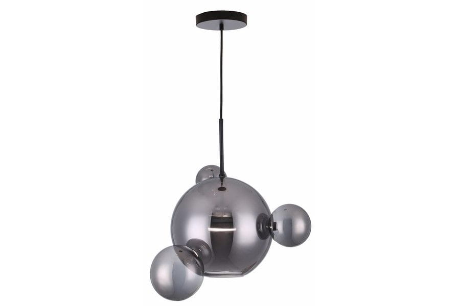 Lampa wisząca Multiverse w kolorze czarnym z jedną żarówką LED 10W. Kształt kulisty z metalowymi, błyszczącymi elementami. Zawieszona na cienkim przewodzie, idealna do nowoczesnych wnętrz.