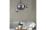 Lampa wisząca Multiverse 1xLED/10W w kolorze czarnym, o nowoczesnym designie. Kształt kulisty z przezroczystymi elementami, zawieszona nad szarym sofą w minimalistycznym wnętrzu. Widoczne detale konstrukcyjne i mocowanie.
