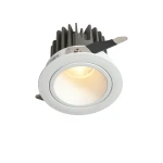 Pik oprawa do zabudowy 1xLED/8W/CCT/IP54 w kolorze białym, z okrągłym korpusem i teksturowanym wykończeniem. Widoczna żarówka LED w środku, z metalowym uchwytem do montażu. Oprawa z dobrą ochroną przed wilgocią, idealna do wnętrz i na zewnątrz.