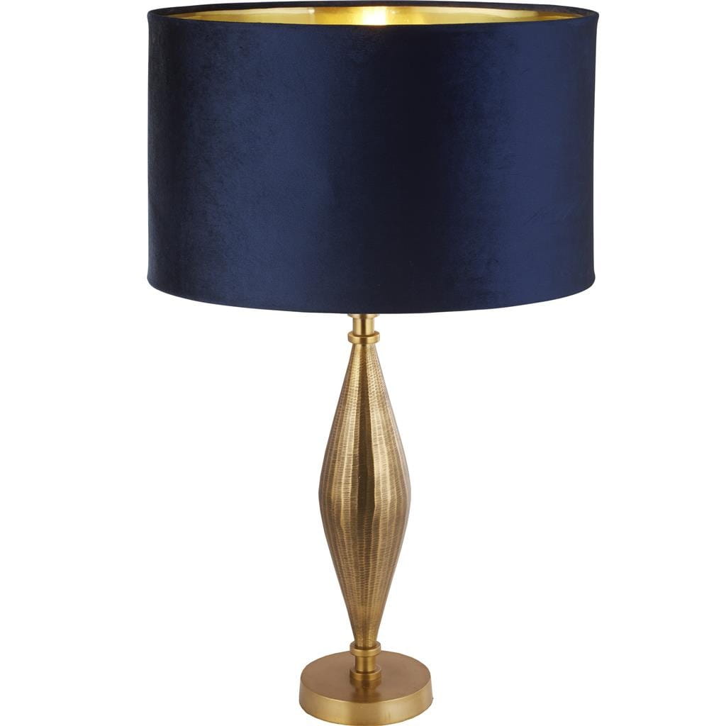 Lampa stołowa Rye z antycznym mosiężnym trzonem w kształcie stożka i granatowym abażurem. Abażur ma złote wnętrze. Produkt stoi na okrągłej podstawie, w eleganckim stylu. Idealna do nowoczesnych wnętrz.