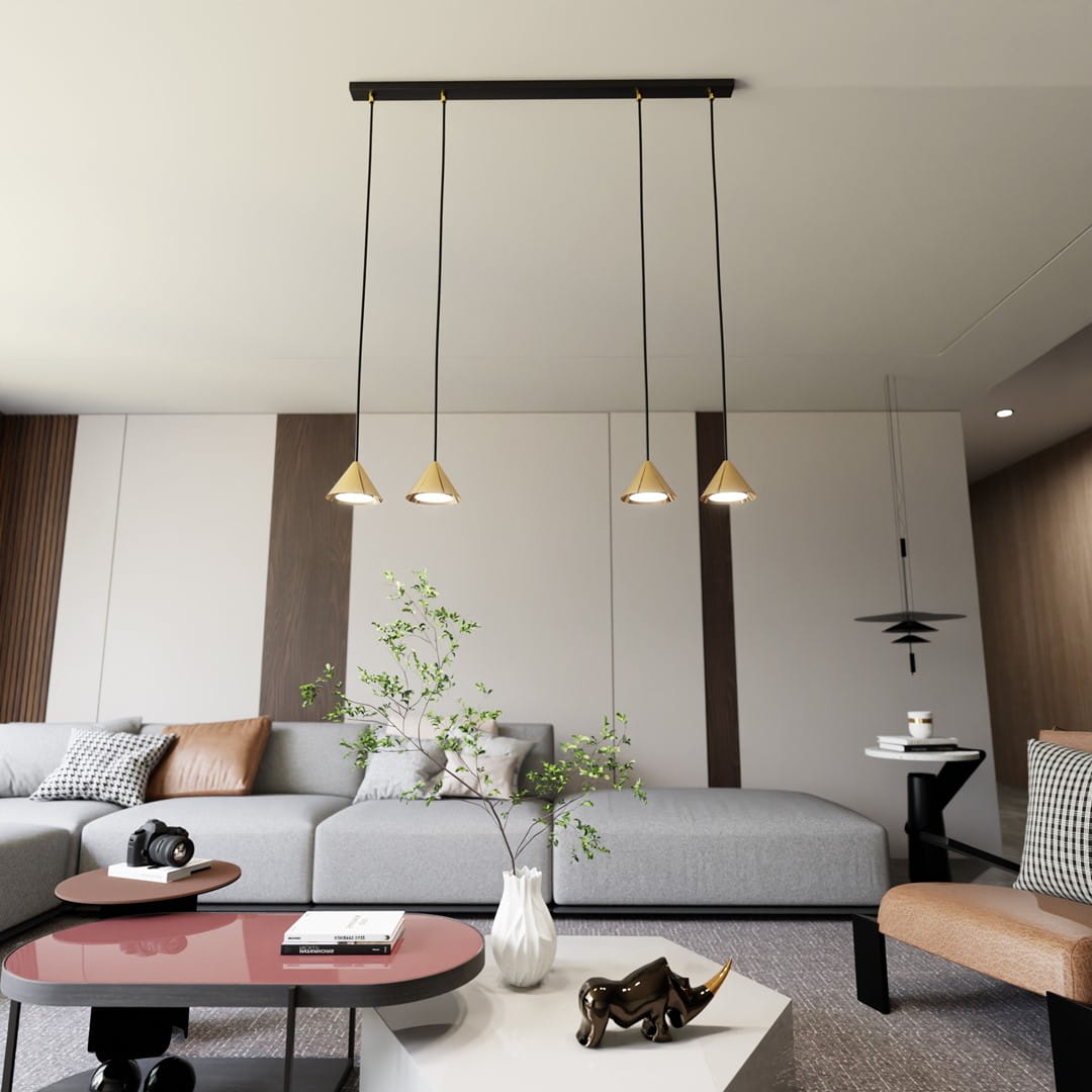 Lampa wisząca Elit w kolorze czarnym i złotym z czterema kloszami w kształcie stożków. Zawieszona na prostokątnej listwie, umieszczona nad strefą wypoczynkową, w nowoczesnym wnętrzu. Kable w czarnym kolorze, minimalistyczny design.