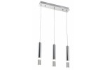Lampa wisząca Gwen z trzema źródłami LED (15W) w chromowanej obudowie. Ma prostokątny sufitowy uchwyt z metalowymi linkami, z cylindrycznymi kloszami o matowej dolnej części. Ujęcie z przodu, produkt wisi.