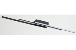 Lampa sufitowa Amaroo z trzema diodami LED, moc 24W. Czarna obudowa z prostokątnym elementem montażowym, minimalistyczny design. Ujęcie z boku, produkt zamontowany na gładkiej, jasnej powierzchni.