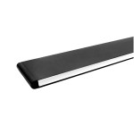 Lampa wisząca Linia Slim w kolorze czarnym, z jedną diodą LED o mocy 30W i temperaturze barwowej 3000K. Produkt ma prostokątny kształt z matowym wykończeniem, umieszczony w pozycji leżącej, z widocznym metalowym elementem na krawędzi.