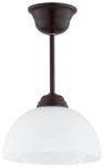 Brązowa lampa wisząca Frella z oprawą E27, z metalowym stelażem i białym, półprzezroczystym kloszem w kształcie półkuli. Produkt zawieszony na długim, prostym ramieniu, montowany do sufitu.