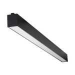 Czarna lampa sufitowa Astar L116 z jedną diodą LED o mocy 35W. Prosta, prostokątna konstrukcja w kolorze czarnym z wbudowanym źródłem światła. Ujęcie z boku, ukazujące elegancki, minimalistyczny design.