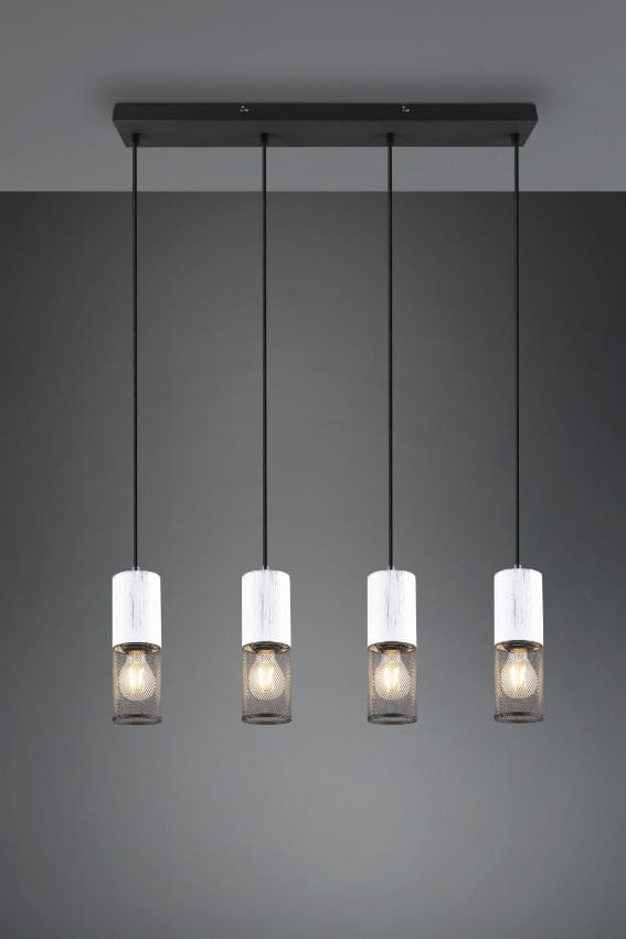 Lampa wisząca Tosh z czterema źródłami światła E27, zawieszona na czarnym stelażu. Każde źródło ma metalową klosz w kolorze antycznej bieli z siatkowym wykończeniem. Klosze są w równych odstępach, zawieszone na cienkich czarnych linkach.
