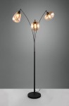Lampa podłogowa Lumina z trzema ramionami, czarna podstawa, bursztynowe klosze. Ujęcie frontalne, na jednolitym tle. Wysoka, elegancka konstrukcja z metalowymi detalami. Idealna do nowoczesnych wnętrz.