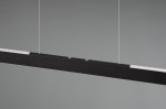 Lampa wisząca Helios w kolorze czarnym, z jedną diodą LED o mocy 28W. Produkt zawieszony na przezroczystych linkach, z prostokątnym, matowym korpusem. Widoczny detal z dwoma metalowymi przyciskami na górnej części. Tło szare.