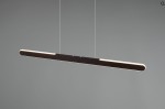 Lampa wisząca Helios w kolorze czarnym, z jedną diodą LED o mocy 28W. Produkt o prostokątnym kształcie, zawieszony na cienkich linkach. Delikatnie podświetlona krawędź, minimalistyczny design, idealna do nowoczesnych wnętrz.
