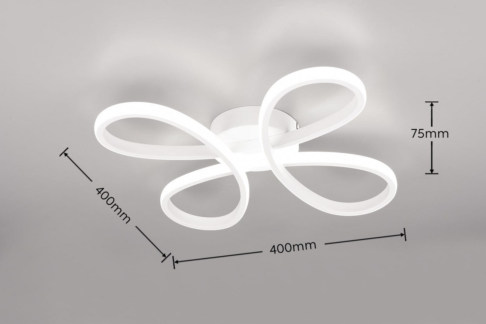 Lampa sufitowa Fly z białym, elastycznym kloszem w kształcie fal. Wymiary: 400 mm średnicy i 75 mm wysokości. Zasilanie LED 22W, temperatura barwowa 4000K. Montaż sufitowy, prezentujący nowoczesny design.