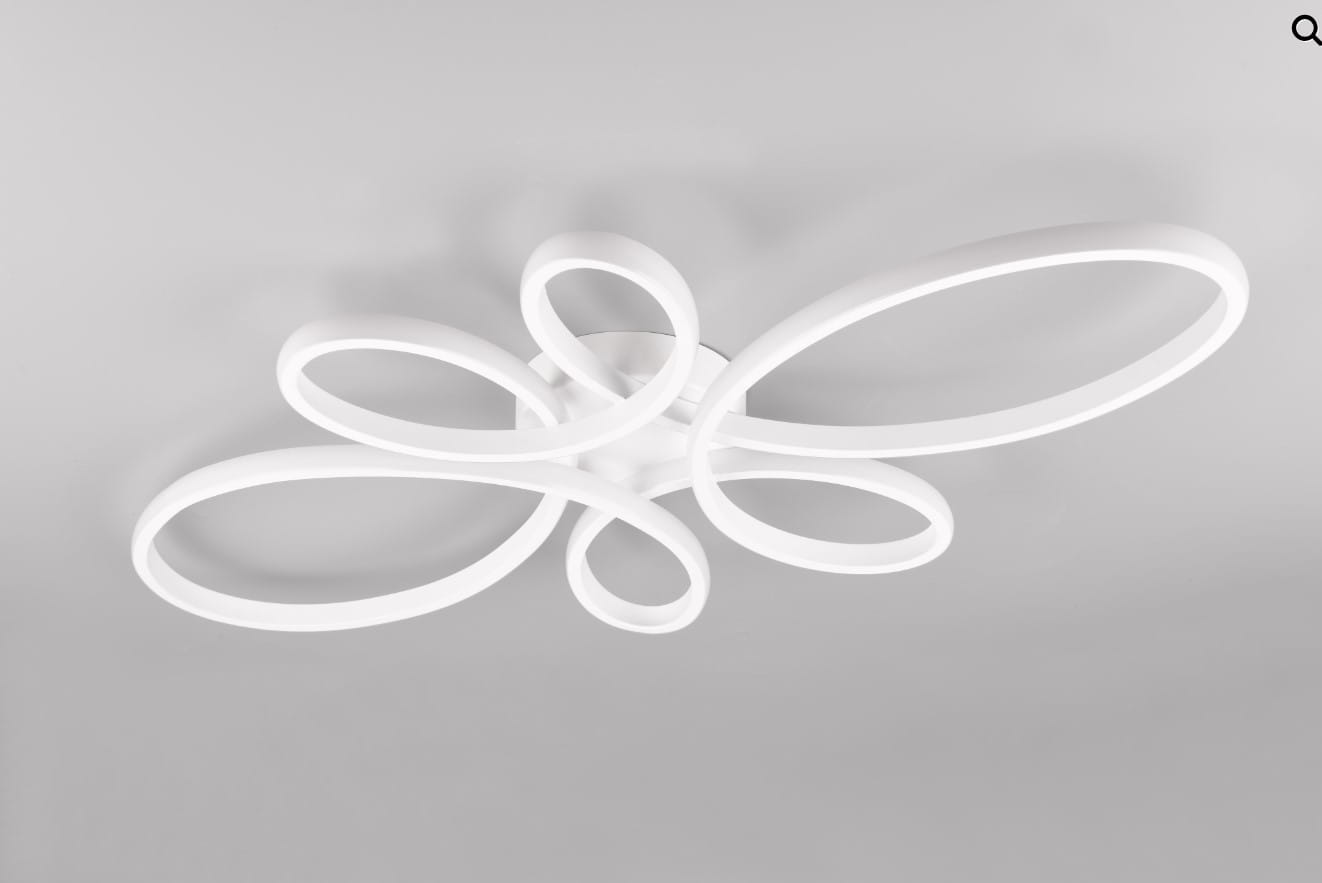 Lampa sufitowa Fly w kolorze białym z jednym źródłem LED o mocy 32W i temperaturze barwowej 4000K. Posiada nowoczesny, organiczny kształt z płynnie zakrzywionymi, okrągłymi elementami, montowana do sufitu.