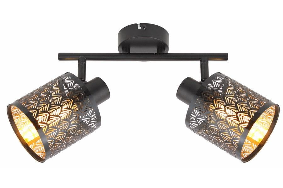 Lampa sufitowa Tuluza w kolorze czarnym z dwoma spotami E14. Klosze z metalowym wzorem geometrycznym, emitujące ciepłe światło. Ujęcie frontalne, zamontowana na ścianie, z widoczną podstawą montażową.