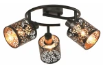 Kiga lampa sufitowa (spot) z trzema kloszami E14 w kolorze czarnym. Klosze mają ażurowy wzór, odsłaniający ciepłe światło. Lampa zamontowana na okrągłej podstawie, w układzie poziomym, idealna do nowoczesnych wnętrz.