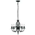 Czarny żyrandol Artisan z pięcioma gniazdami E14, wiszący na łańcuchu. Ozdobny kształt z elementami metalowymi, cztery świeczniki na stojakach, elegancki design. Idealny do aranżacji wnętrz w stylu klasycznym.