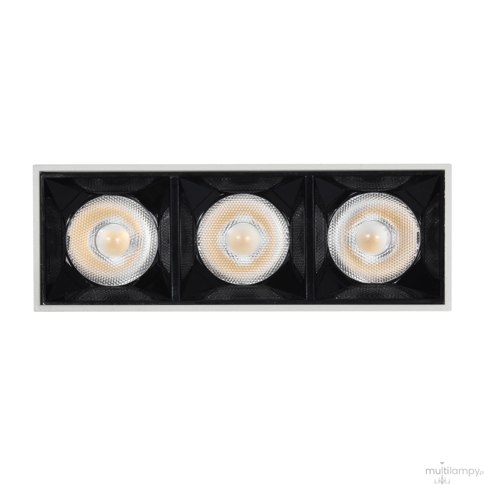 Lampa sufitowa LED w kolorze białym i czarnym, z trzema okrągłymi źródłami światła, umieszczona w prostokątnej obudowie. Kąt ujęcia frontalny, ukazuje detale reflektorów i struktury materiału. Jasność 4000K, moc 9W.