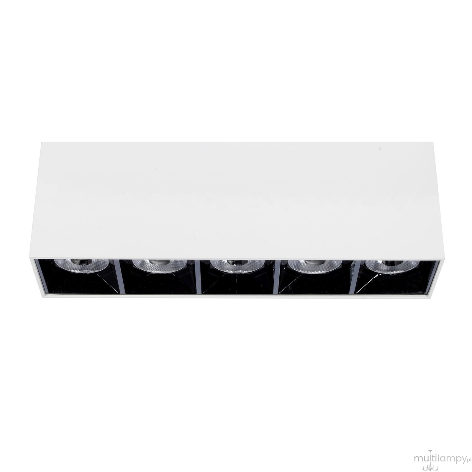 Lampa sufitowa LED w kolorze białym z czarnym wnętrzem, długość prostokątna, z czterema okrągłymi źródłami światła. Produkt widoczny z góry, na jednolitym tle. Wysokość i detale wykończenia nie są widoczne. Idealna do nowoczesnych wnętrz.
