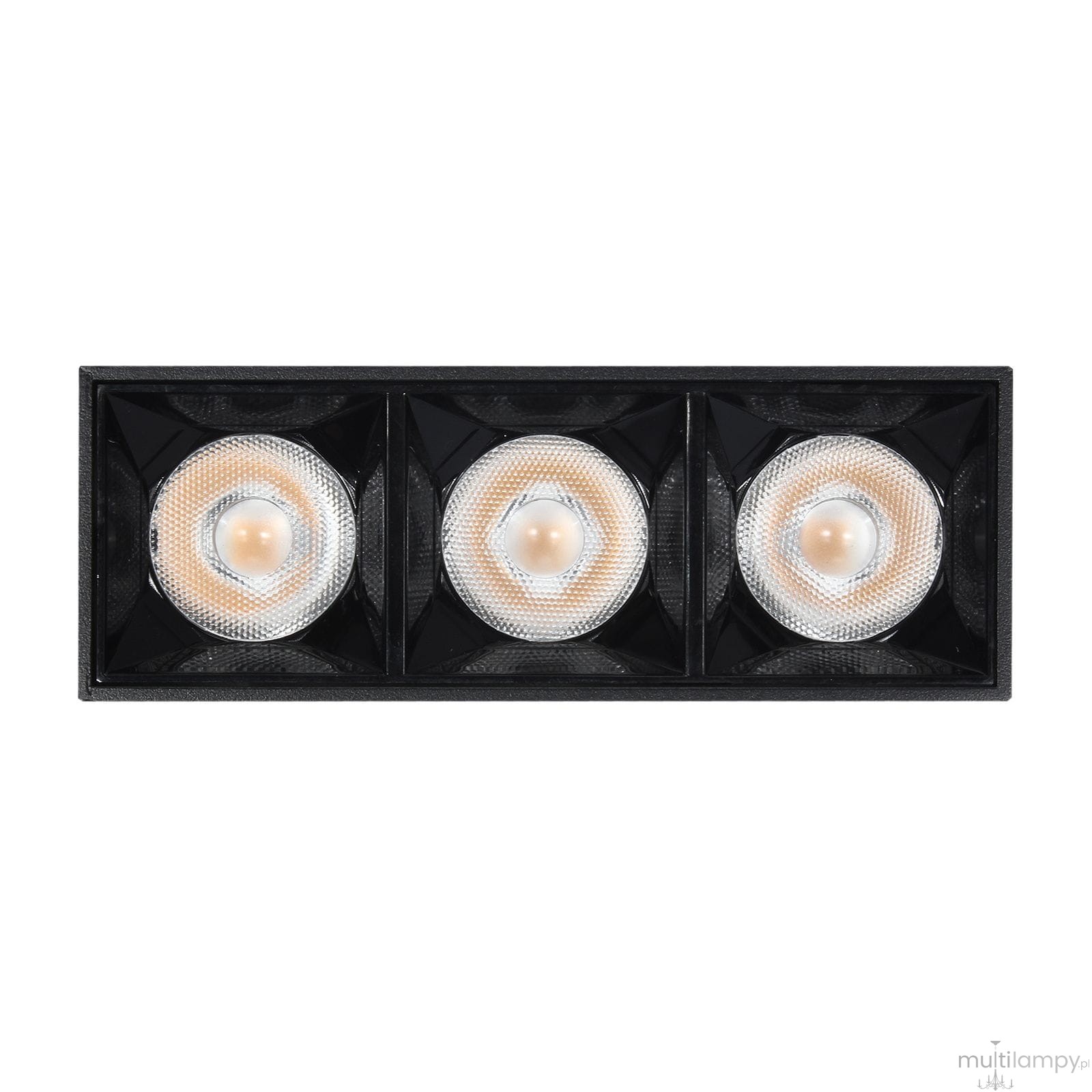 Lampa sufitowa LED w kolorze czarnym, z trzema okrągłymi źródłami światła. Ujęcie frontalne, widoczne przezroczyste klosze z diodami LED, w temperaturze barwowej 3000K. Prosta, kwadratowa konstrukcja.