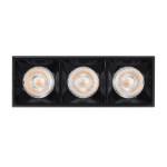 Czarna lampa sufitowa LED o mocy 9W z trzema okrągłymi źródłami światła. Kąt ujęcia frontalny, ukazuje matową powierzchnię obudowy oraz przezroczyste klosze z drobną teksturą. Temperatura barwowa 4000K, odpowiednia do oświetlenia wnętrz.