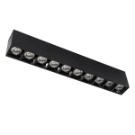 Czarna lampa sufitowa LED o mocy 30W i temperaturze barwowej 4000K. Prosty, prostokątny kształt z dziewięcioma wypukłymi źródłami światła. Ujęcie z boku, prezentujące detale konstrukcji i wykończenia.