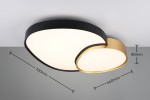 Plafon Rise z pilotem, wykonany z czarnego metalu i złotej obręczy, ma nowoczesny kształt. Wymiary: 700 mm x 660 mm, wysokość 80 mm. Oświetlenie LED o mocy 45W, umieszczone blisko sufitu, idealne do nowoczesnych wnętrz.