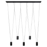Lampa wisząca Toledo w kolorze czarnym, z pięcioma cylindrycznymi kloszami na żarówki GU10. Produkt zawieszony na cienkich linkach, umieszczony na prostokątnej podstawie. Ujęcie frontalne, na jednolitym tle.