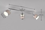 Lampa sufitowa Arosa z trzema reflektorami E14 w chromowanym wykończeniu. Reflektory z materiałowym abażurem o średnicy 100 mm i wysokości 190 mm, zamontowane na prostokątnej podstawie o długości 605 mm, umieszczone na jasnym tle.