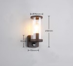 Kinkiet zewnętrzny Bonito w rdzawym kolorze z czujnikiem ruchu. Owalny klosz z przezroczystego szkła, metalowa podstawa. Wymiary: wysokość 230 mm, średnica klosza 95 mm. Zamontowany na jasnej ścianie.