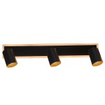 Lampa sufitowa Parma w kolorze czarnym, z trzema regulowanymi reflektorami GU10 oraz jednym źródłem LED. Ułożona poziomo na prostokątnej podstawie, z eleganckim złotym wykończeniem wewnątrz kloszy.