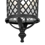 Lampa wisząca ogrodowa Chicago 1xE27 w kolorze czarnym, z metalową konstrukcją z wykończeniem w formie siatki. Posiada szklany klosz oraz dekoracyjny detal na dole. Ujęcie z góry, pokazujące szczegóły montażu i designu.