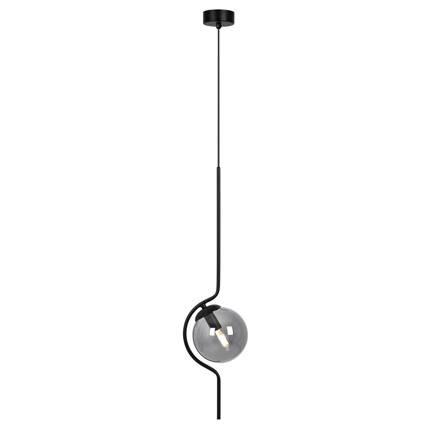 Lampa wisząca Neva 1xE14 w kolorze czarnym z grafitowym detalem. Posiada szklany klosz w kształcie kuli zawieszony na smukłym, zakrzywionym ramieniu. Ujęcie frontalne, produkt wiszący na długim przewodzie. Tło białe.