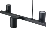 Lampa wisząca Noe w kolorze czarnym z sześcioma punktami świetlnymi GU10. Konstrukcja składa się z poziomego metalowego ramienia z cylindrycznymi kloszami, zawieszona na cienkim przewodzie. Ujęcie z boku ukazuje detale i proporcje lampy.