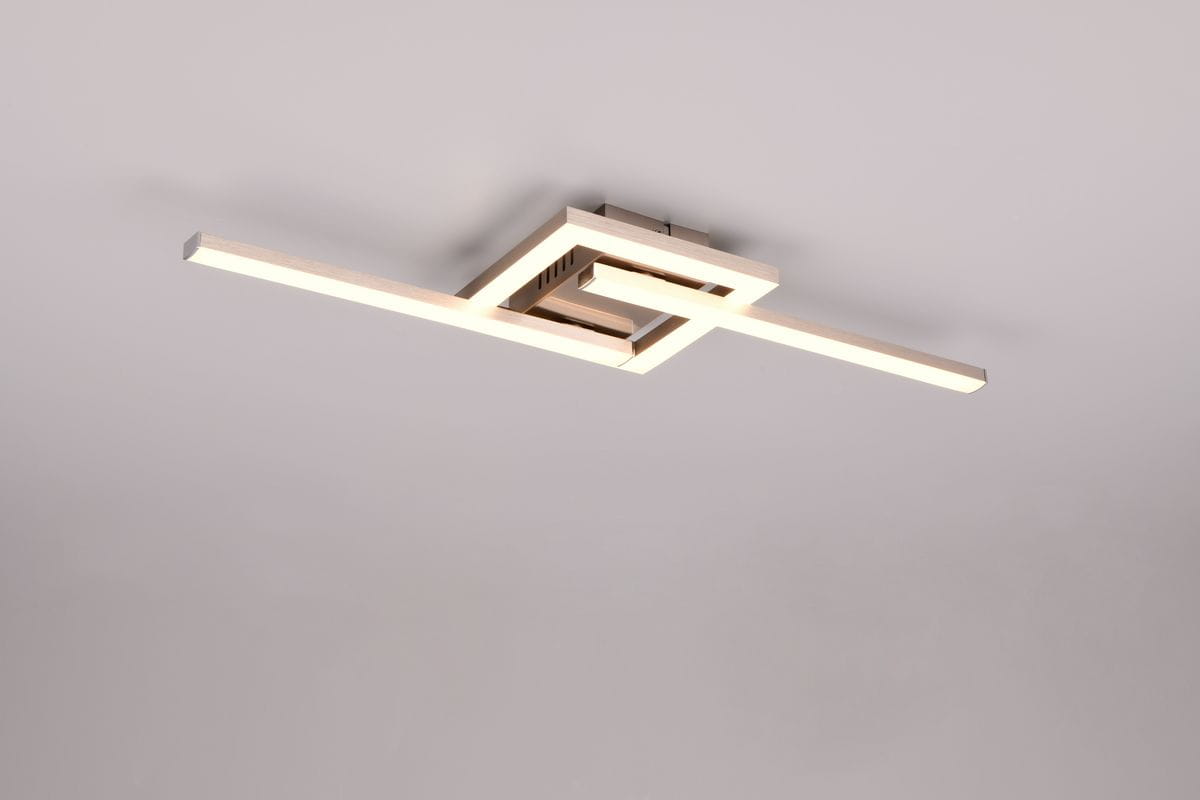 Lampa sufitowa Viale z niklowym wykończeniem, wyposażona w jedno źródło LED o mocy 17W i temperaturze barwowej 3000K. Posiada nowoczesny, geometryczny kształt z dwoma poziomymi ramionami, zamontowana na suficie.