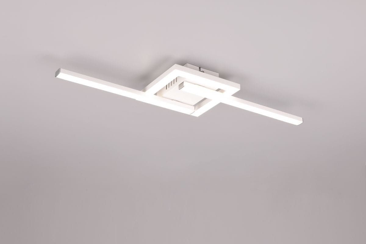 Lampa sufitowa Viale, biała, z jedną diodą LED o mocy 17W i barwie 4000K. Prosty, kwadratowy design z dwoma prostokątnymi ramionami. Ujęcie z dołu, pokazujące montaż na suficie.