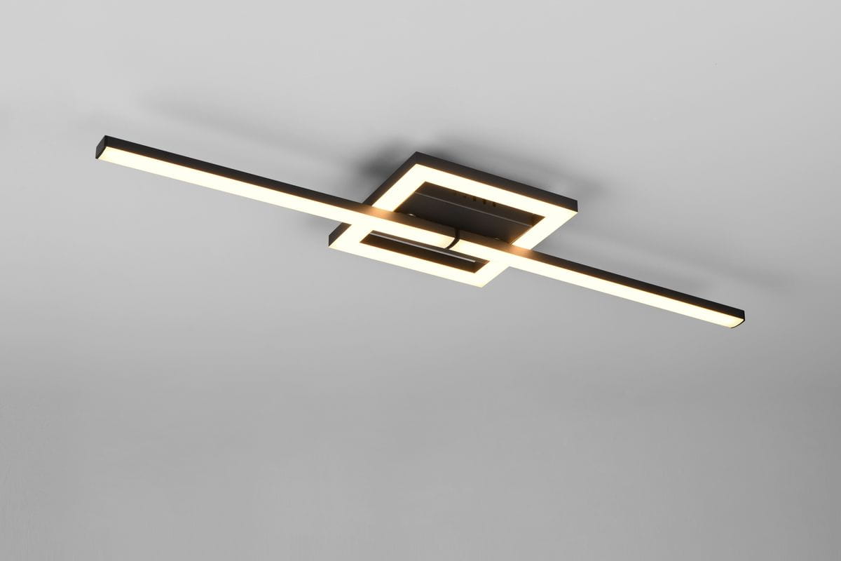 Lampa sufitowa Viale w kolorze czarnym, z kwadratowym mocowaniem i dwiema poziomymi, prostokątnymi lampami LED. Źródło światła ma moc 17W i temperaturę barwową 3000K. Ujęcie z góry, na jednolitym tle.