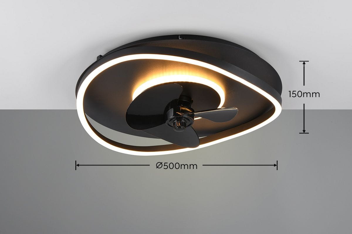 Sortland lampa sufitowa z wentylatorem, czarna, z oświetleniem LED 30W. Okrągły kształt, średnica 500 mm, wysokość 150 mm. Widoczny wentylator i zintegrowane światło w formie pierścienia. Produkt montowany na suficie.